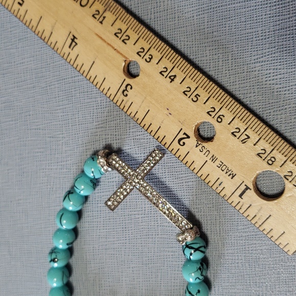 New Fashion/Costume Jewelry Rhinestone Cross and Turquoise Bead Stretch Bracelet - Picture 6 of 6